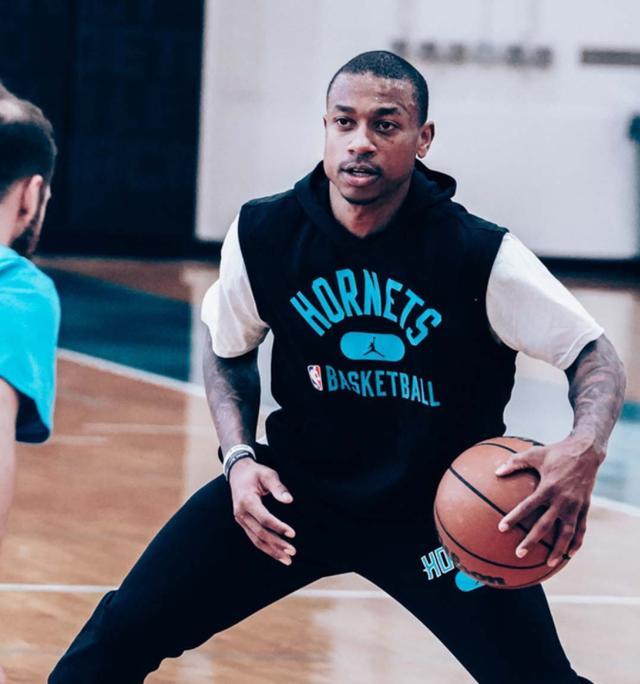 容更依赖调 容更依赖调